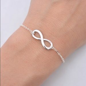 Infinity Bracelet in Silver w Adjustable Clasp